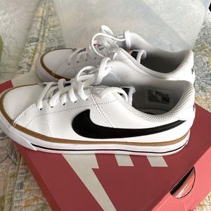 Nike Court Legacy